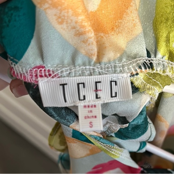 Floral Ruffle Dress - Picture 2 of 4